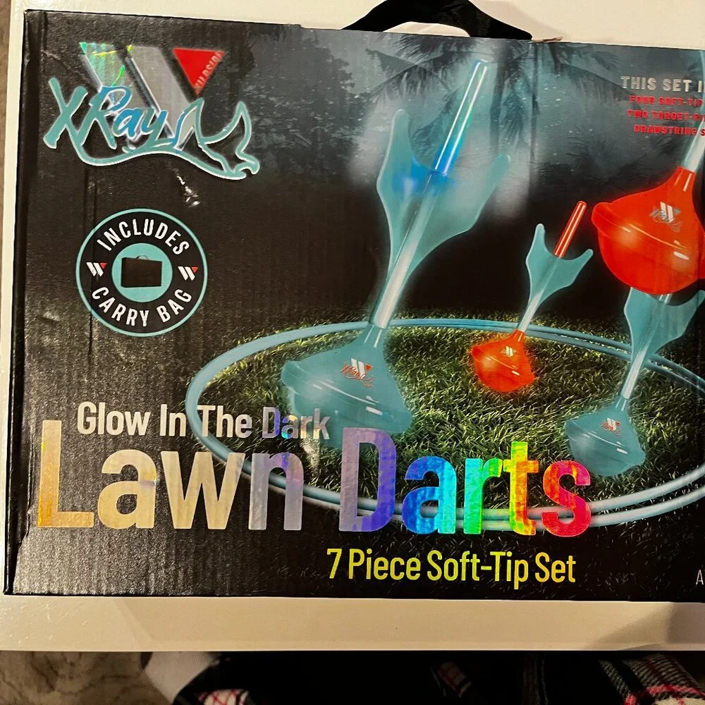 Glow in the Dark Lawn Darts (new)‎ / 7 piece set / new (k/x)